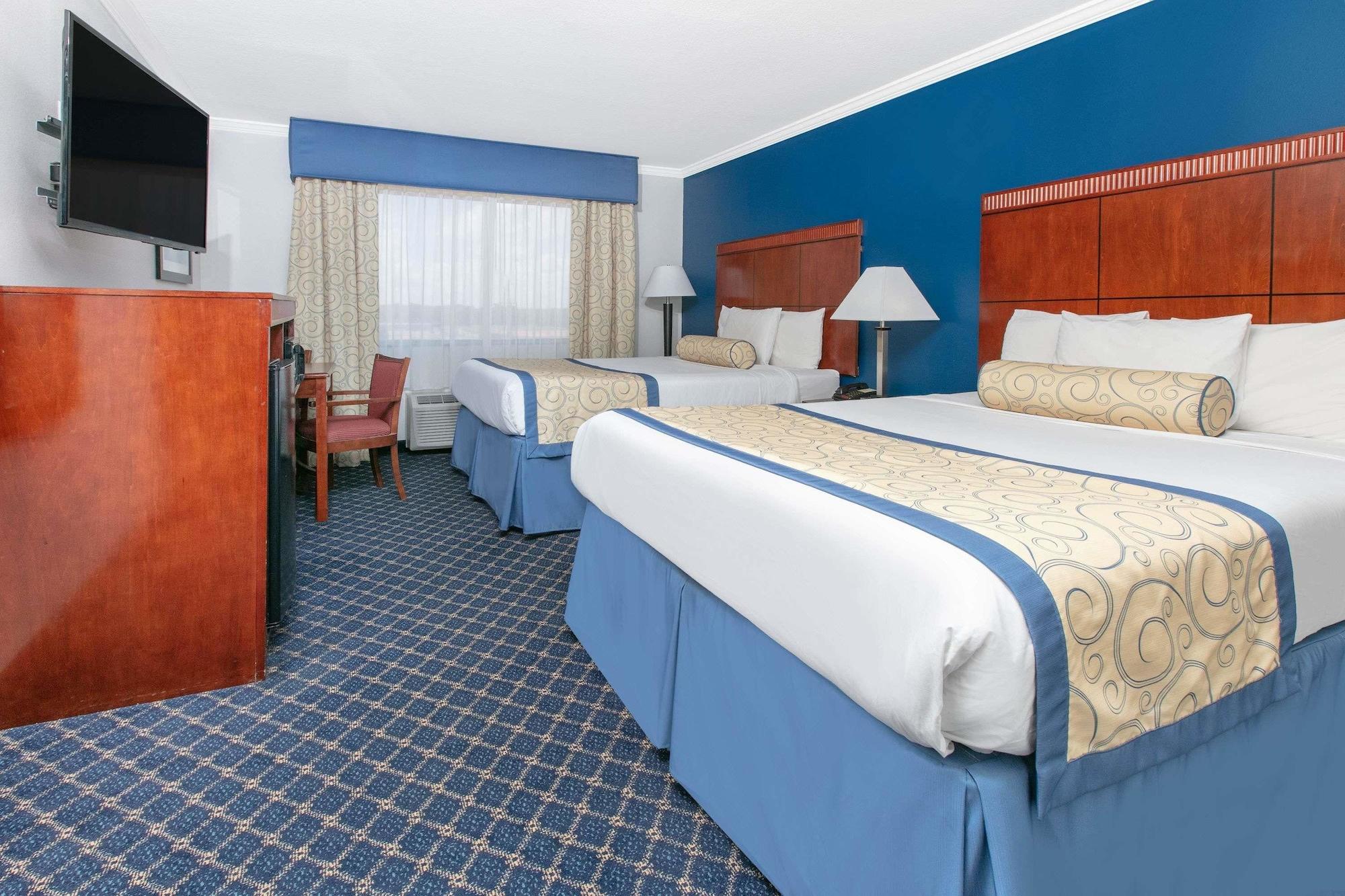 Baymont By Wyndham Mccomb Hotel Buitenkant foto