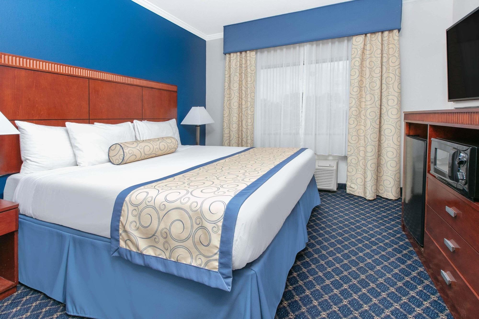 Baymont By Wyndham Mccomb Hotel Buitenkant foto