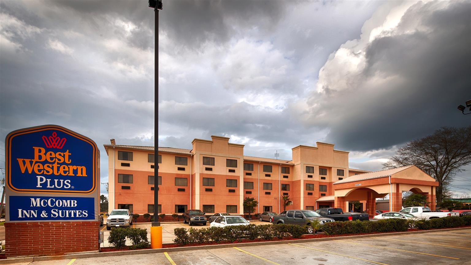 Baymont By Wyndham Mccomb Hotel Buitenkant foto